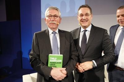 Podiumsdiskussion der Freiheitlichen Akademie Wien anl?sslich der Pr?sentation des Buches Feindliche ?bernahme von Thil-stock-foto