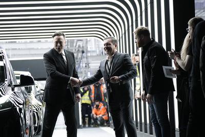Tesla Delivery Day - Eroeffnung der Tesla-Gigafactory in Gruenheide in der Naehe von Berlin Aktuell, 22.03.2022, Gruenh-stock-foto