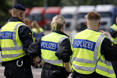Anl?sslich der UEFA EURO 2024 f?hrt man tempor?r Binnengrenzkontrollen an den Grenzen zwischen Deutschland und Belgien d-stock-photo