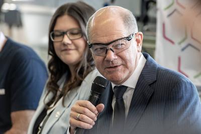 News Themen der Woche KW38 News Bilder des Tages Grundsteinlegung bei Lyondell Basell mit Scholz und W?st. Im Bild Bunde-stock-foto