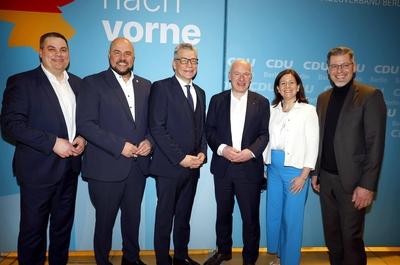 Heiko Melzer, Frank Bewig, Bernhard Schodrowski, Kai Wegner, Katharina G?nther-W?nsch, Arndt Mei?ner beim traditionellen-stock-foto