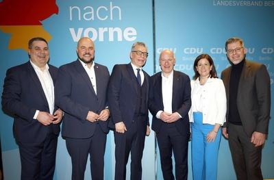 Heiko Melzer, Frank Bewig, Bernhard Schodrowski, Kai Wegner, Katharina G?nther-W?nsch, Arndt Mei?ner beim traditionellen-stock-foto
