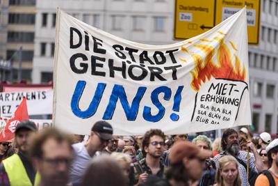 Demonstration gegen Mietenwahnsinn, Verdr?ngung und Wohnungsnot in Berlin Am 01.06.2024 rief das B?ndnis gegen Verdr?ngu-stock-foto