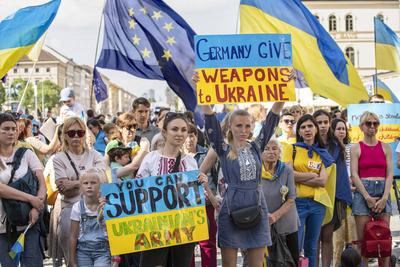 News Bilder des Tages Gemeinsam gegen Krieg, Kundgebung auf dem Odeonsplatz, München, 4. Juni 2022 Deutschland, München,-stock-photo