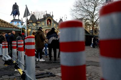 Mobile Terrorsperren am Weihnachstmarkt am Heumarkt-stock-foto