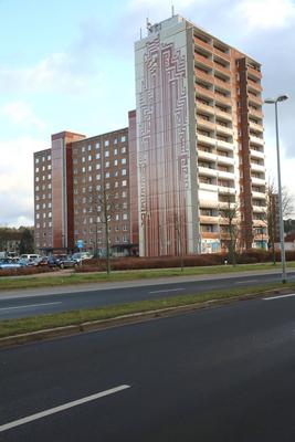 Blick am Montag (20.12.2021) in der Vier-Tore-Stadt Neubrandenburg (Landkreis Mecklenburgische Seenplatte) auf das Geb?u-stock-foto