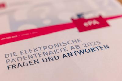 Informationsmaterial zur elektronischen Patientenakte (ePA)-stock-foto