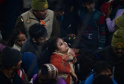 30 Dead, 60 Injured In Maha Kumbh Mela Stampede In Prayagraj-stock-foto