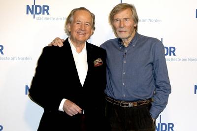 Max Schautzer und Horst Janson bei der Aufzeichnung der NDR Talk Show im Studio Lokstedt Hamburg 0-stock-foto