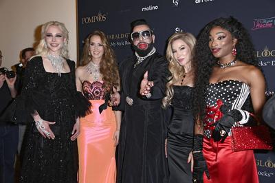 Theresia Fischer, Christina Grass, Harald Gl??ckler, Michelle Monballijn, Samira Diasso-stock-foto