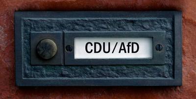 Klingelschild mit CDU und AfD-stock-foto