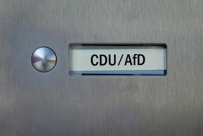 Klingelschild mit CDU und AfD-stock-foto