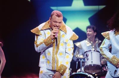 STEFAN RAAB Stefan Raab, deutscher S?nger, Komiker, Moderator, singt f?r Deutschland das Lied: Wadde Hadde Dudde Da, hie-stock-foto