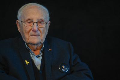 Zeitzeuge Albrecht Weinberg erz?hlt vom Holocaust.-stock-foto