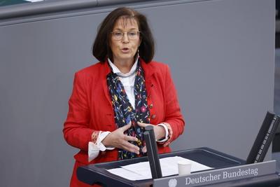 Antje Tillmann: CDU, Deutschland, Berlin, Reichstag, 22. M?rz 2022 (23. Sitzung), Finanzminister Lindner k?ndigt dringe-stock-foto