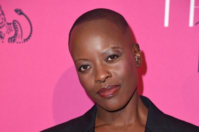 Florence Kasumba - FRAUEN100 im Restaurant Crackers in Berlin am 30.01.2025 *** Florence Kasumba FRAUEN100 at Restaurant-stock-foto