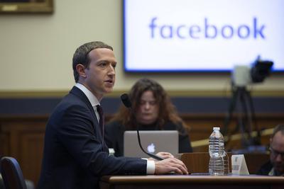 Facebook CEO Mark Zuckerberg testifies before the U.S. House Committee on Financial Services regarding Facebook"!s new c-stock-foto