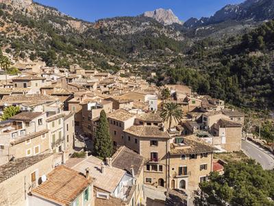 Fornalutx village Fornalutx village, in the Soller Valley, Natural area of the Serra de Tramuntana., Majorca, Balearic I-stock-foto