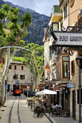 Soller Themenfoto: Urlaub, Spanien, Mittelmeer, Balearen, Mallorca, Soller und Port Soller, 02.05.2024 Die alte Holzstra-stock-foto