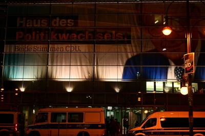 Anti-CDU-Demo vor dem KAH-stock-foto