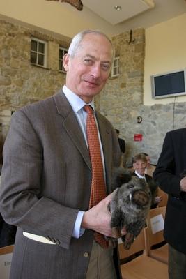 Sparbach - Austria 29 04 2005 - F?rst Hans Adam II von und zu Liechtenstein - er?ffnet Naturpark Sparbach vor den Toren-stock-foto