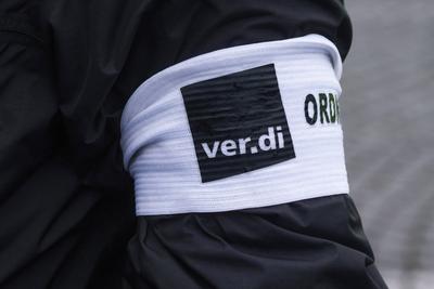 D?sseldorf 30.01.2025 Demonstration Wir sind die Brandmauer rufen D?sseldorf stellt sich quer und Fridays for Future mit-stock-foto