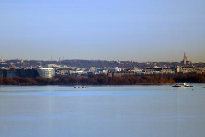 Rescue Crews Search for Remnants of American Airlines Airplane Crash-stock-foto