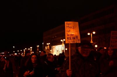 Anti-CDU-Demo vor dem KAH-stock-foto