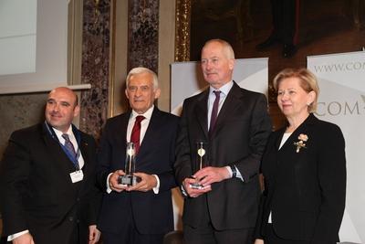 COM SULT Lifetime Achievement Award 2013 Wien, Haus der Industrie, 22. 01. 2013 David UNGAR KLEIN, Jerzy BUZEK, Prince-stock-foto