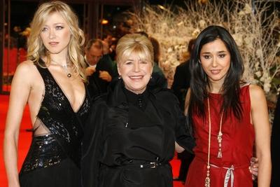 Bildnummer: 56734378  Datum: 13.02.2007  Copyright: imago/Future ImageBerlinale 2007, 57. Internationale Filmfestspiele Berlin / 57th Berlin International Film Festival, Tag 6. Premiere von Irina Palm Siobhan Hewlett, Marianne Faithfull, Dorka Gryllus x0x Kultur Entertainment People Film 57. Internationale Filmfestspiele Berlinale Berlin Filmpremiere Premiere xng 2007 quer Schauspielerinnen S?ngerin 56734378 Date 13 02 2007 Copyright Imago Future Image Berlinale 2007 57 International Film Festival Berlin 57th Berlin International Film Festival Day 6 Premiere from Irina Palm Siobhan Hewlett Marianne Faithfull Dorka Gryllus x0x Culture Entertainment Celebrities Film 57 International Film Festival Berlinale Berlin Film premiere Premiere xng 2007 horizontal Actresses Singer-stock-photo