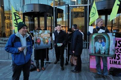 XR Action at Marsh McLennan HQ in London-stock-photo