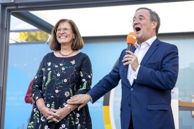 Antje Tillmann und Armin Laschet bei einer Wahlkampfveranstaltung der CDU auf dem Erfurter Anger. Erfurt, 03.09.2021 **-stock-foto