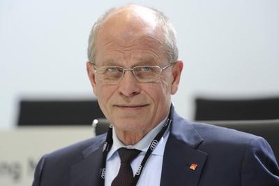 Berthold HUBER Stellvertretender Vorsitzender 1 Vorsitzender der IG Metall Einzelbild angeschnitten-stock-foto