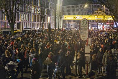 Demonstration gegen Friedrich Merz gegen die CDU und AFD in Dortmund.-stock-foto