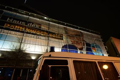 Polizeiabsperrung wegen Anti-CDU-Demo vor dem KAH-stock-foto