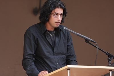 Bildnummer: 54488844  Datum: 27.06.2009  Copyright: imago/gezettPoesiefestival 2009 - literaturWERKstatt berlin Sa 27. Juni ab 11:00 in den Bezirken Poets Corner - Die Dichter Berlins lesen auf ?ffentlichen Pl?tzen in ihren Bezirken 16:00 Charlottenburg-Wilmersdorf Rundhof im Rathaus Wilmersdorf, Fehrbelliner Platz 4. Mit Abbas Khider kultur people literatur kbdig xo0x 2009 quer Schriftsteller literatur Autor Portrait Persoenlichkeit Author writing writer Culture Kulture Dichter PoetBildnummer 54488844 Date 27 06 2009 Copyright Imago  Poetry Festival 2009 LiteraturWERKstatt Berlin Sat 27 June from 11 00 in the Districts Poets Corner the Poet Berlin read on public Places in theirs Districts 16 00 Charlottenburg Wilmersdorf Rundhof in City Hall Wilmersdorf Fehrbelliner square 4 with Abbas Khider Culture Celebrities Literature Kbdig xo0x 2009 horizontal Writer Literature Author Portrait Personality author Writing Writer Culture Kulture Poet Poet-stock-foto