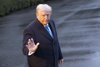 President Donald J Trump departs the White House-stock-foto