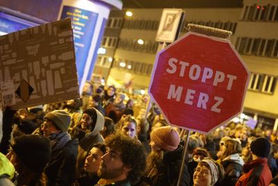 Merz stoppen-stock-foto