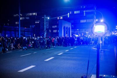 Demonstration Merz und AfD Stoppen-stock-foto