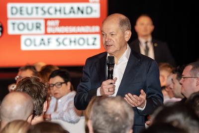 Bundeskanzler Olaf Scholz, Wahlkampfauftritt in Regensburg, stellt sich den Fragen der B?rger, 31. Januar 2025-stock-foto