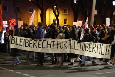 Merz stoppen-stock-foto