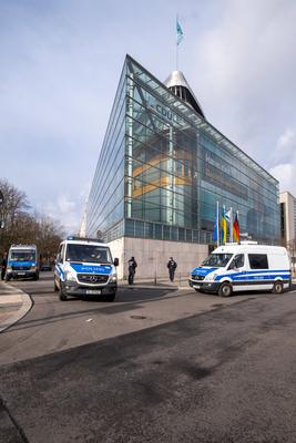 Sicherheitsmassnahmen vor CDU-Zentrale-stock-foto