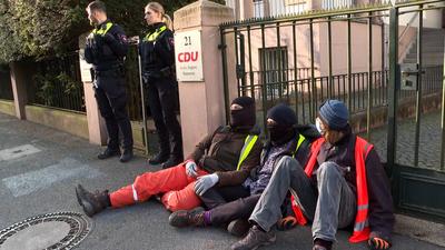 Aktivisten besetzen CDU-B?ro in Hannover-stock-foto
