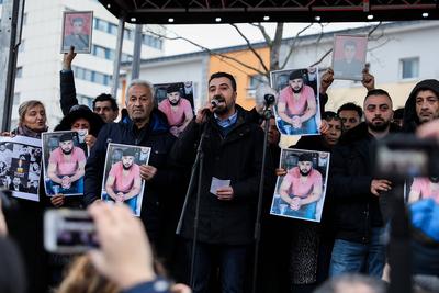 22.02.2020, xmkx, Lokal Hanau , Demonstration und Mahnwache nach Terror in Hanau Bluttat, Terror, Schiesserei, Mord, To-stock-foto