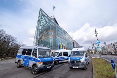 Sicherheitsmassnahmen vor CDU-Zentrale-stock-foto