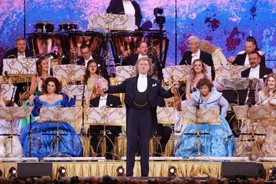 Entertainment Bilder des Tages 30.01.2025, Andre Rieu, Violinist, im Konzert live in der Uber Arena, Berlin, mit Orchest-stock-foto