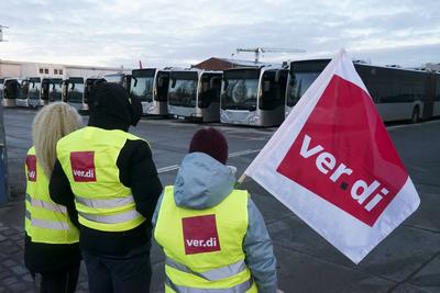 Warnstreik VHH Busfahrer-stock-photo