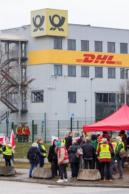 Warnstreik bei der Deutschen Post (DHL)-stock-foto