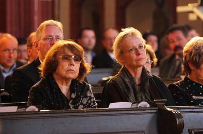 Witwe Rose-Marie von Buelow mit Tochter Susanne bei der Gedenkfeier zu Ehren von Vicco von Buelow ( Loriot) in seiner Ta-stock-photo