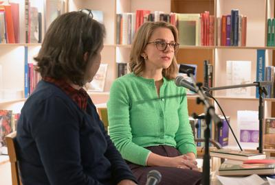 2025 - Lesung - Susanne Gregor – aus ihrem Buch „Halbe Leben“, in  der Buchhandlung "Kurdirektion", in Bad Ischl, im Rahmen der Kulturinitiative "Literaturschiff", am 31.01.2025.-stock-foto